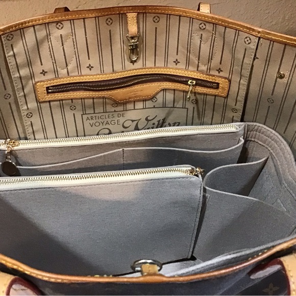 Louis Vuitton Monogrammed Neverfull GM - Picture 12 of 16